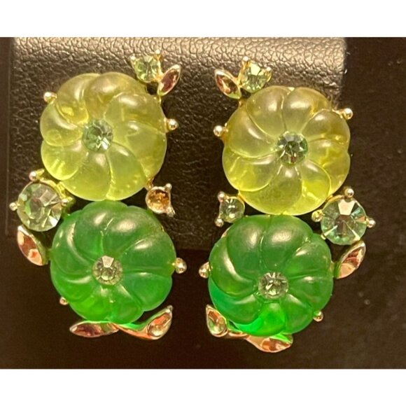 Vintage Lisner Molded Glass Shades Of Green Floral Clip-On Earrings - Picture 5 of 12